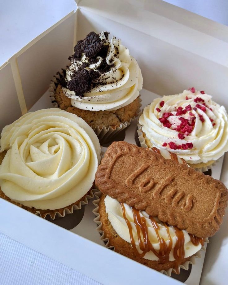 Assorted gourmet cupcake box